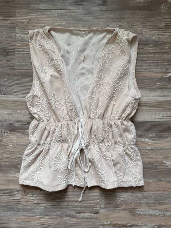 Zara Tops - Women’s Like New Zara Floral Embroidered Sleeveless Tie Tip V Neck Medium